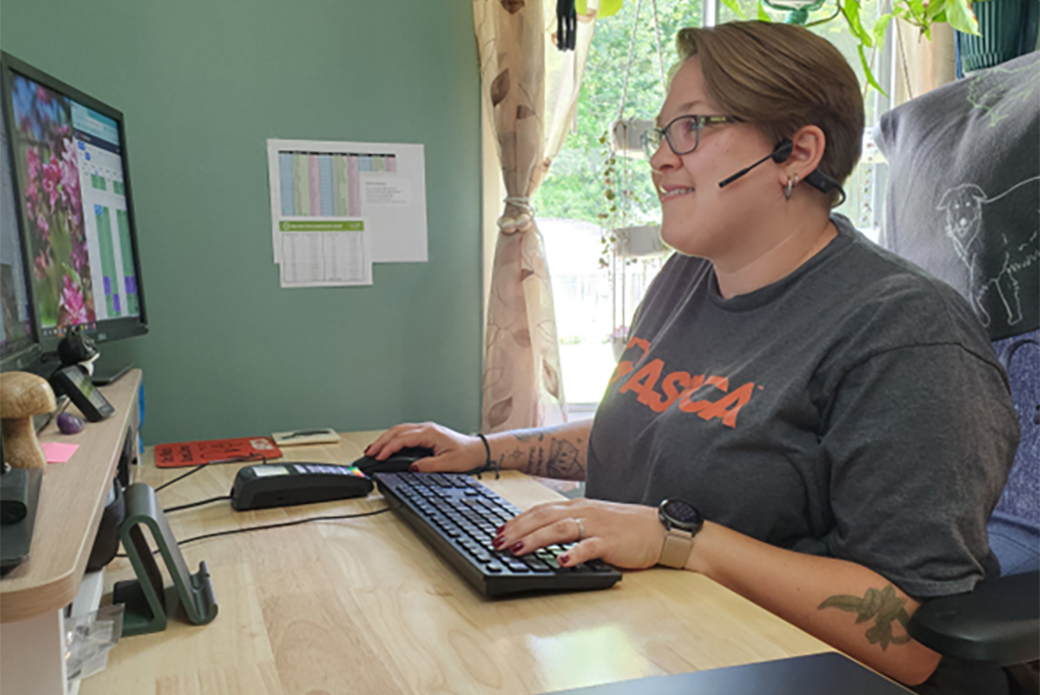 ASPCA Poison Control senior certified veterinary technician Laurie Nocerino 