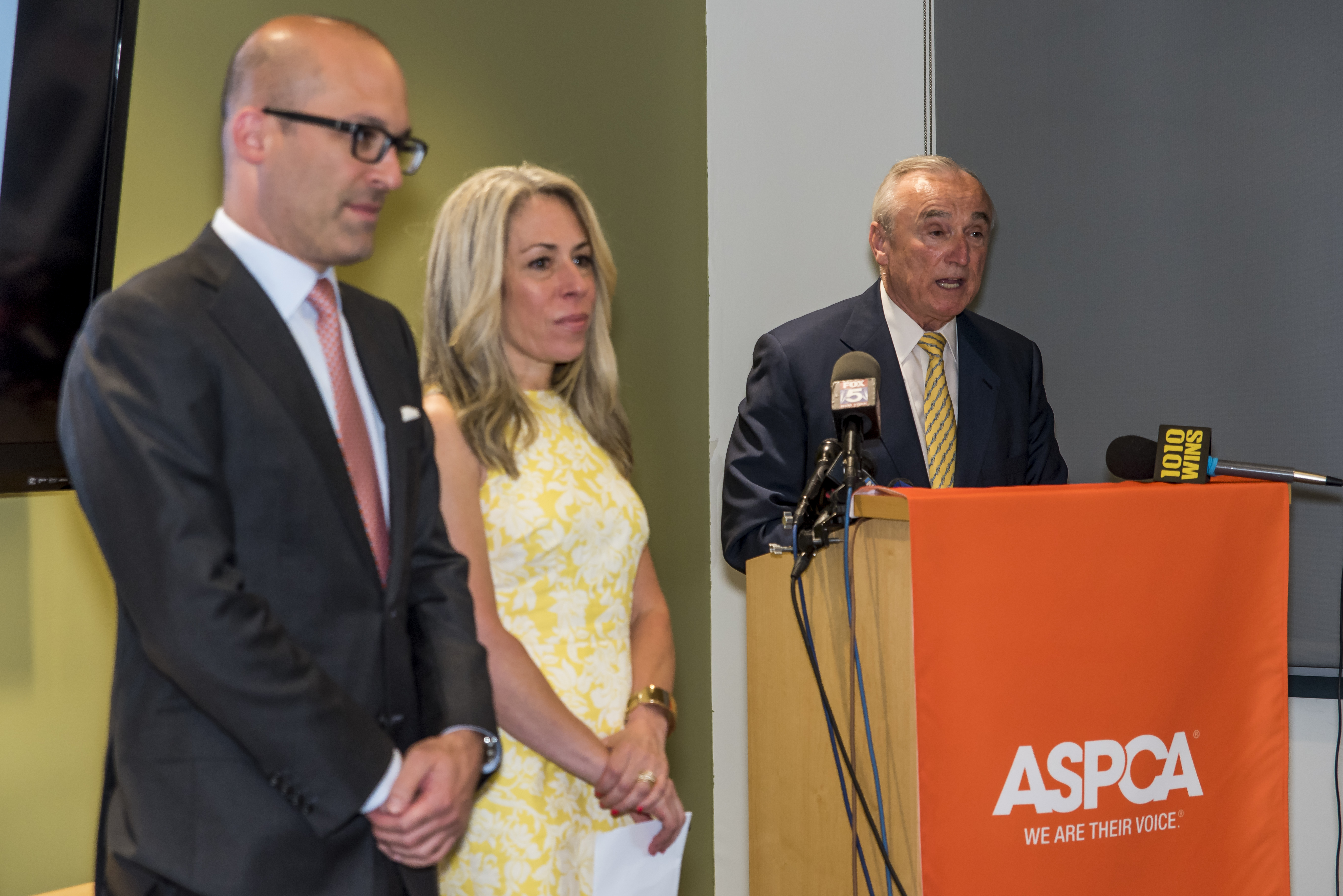 (l-r) Matt Bershadker, President & CEO, ASPCA; Susan L. Birnbaum, President & CEO, NYC Police Foundation; and William J. Bratton, Commissioner, NYPD.